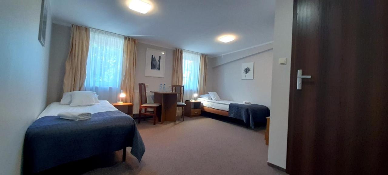 Astral Aparthotel Raszyn Buitenkant foto